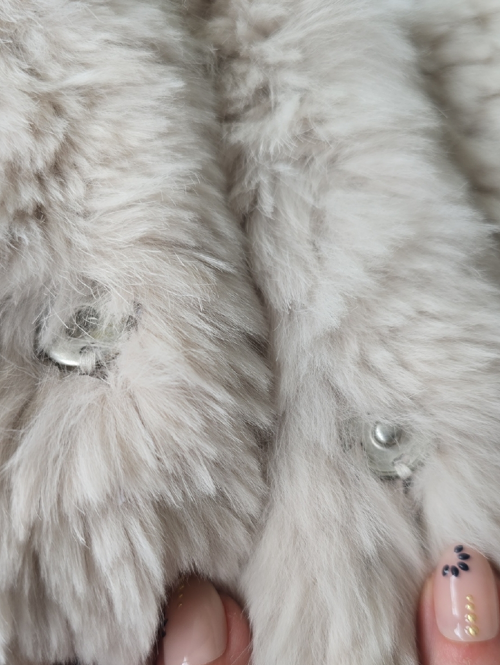 June Rabbit Fur Vest - Picture 11 of 11